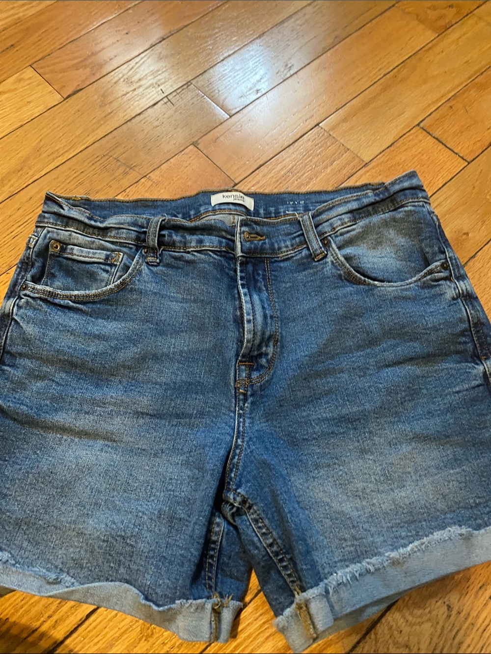 Kensie Washed Blue Denim Roll-Hem Men's Shorts